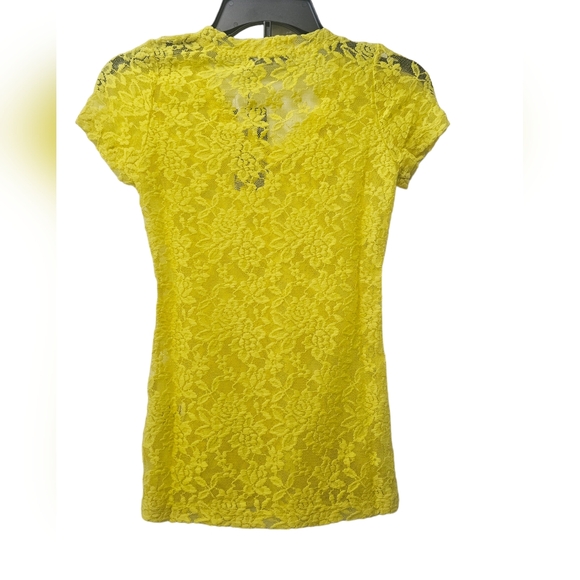 NWT Yellow Lace Sheer V Neck Short Sleeve Top size Extra Small XS - Picture 2 of 2